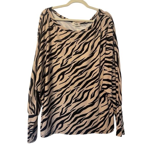 Adora ZEBRA PRINT BOAT NECK TOP - Picture 2 of 5